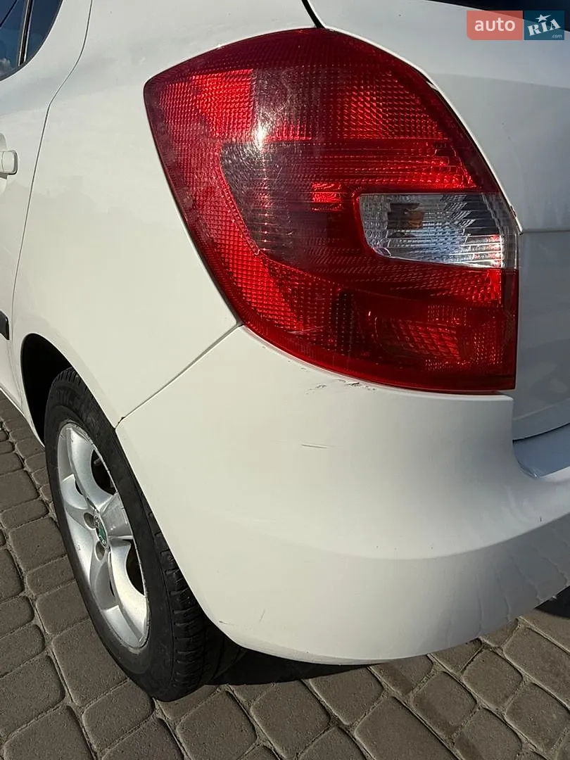 2012 Skoda Fabia - мініатюра 9