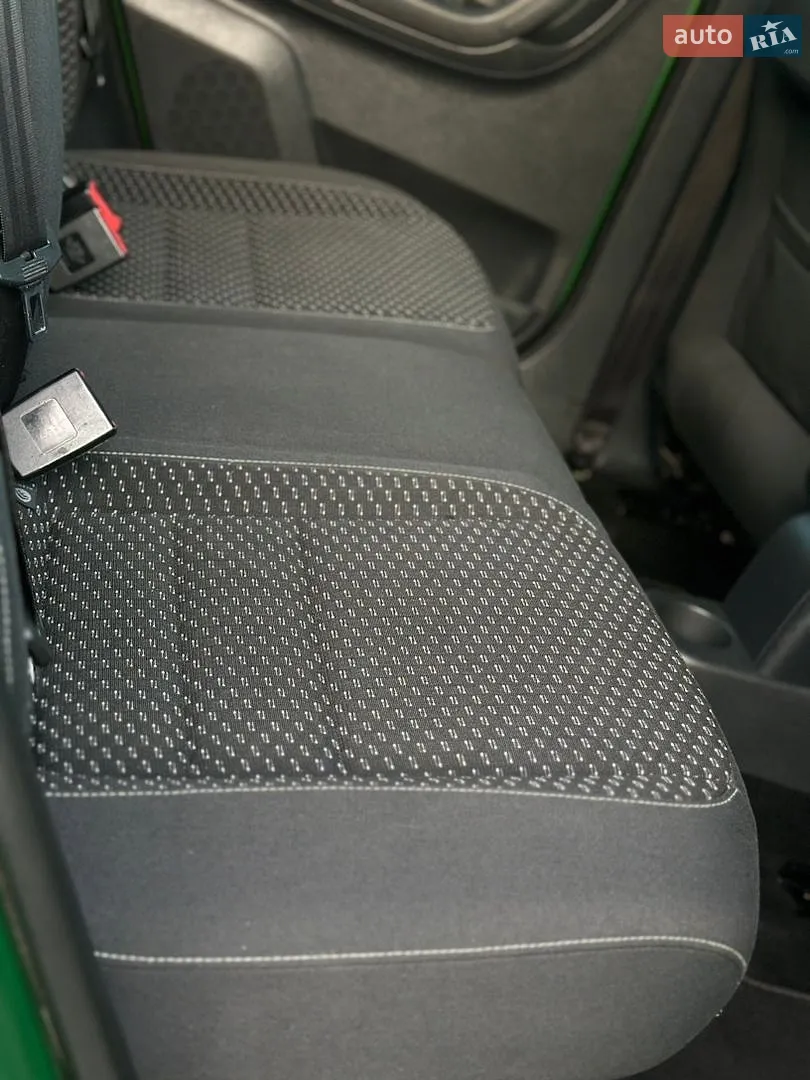 2010 Skoda Fabia - мініатюра 42