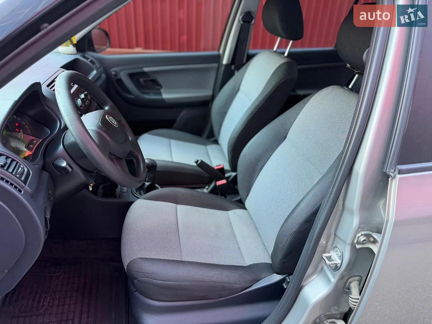 2011 Skoda Fabia - мініатюра 8
