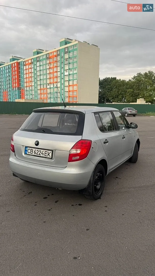 2010 Skoda Fabia - мініатюра 4