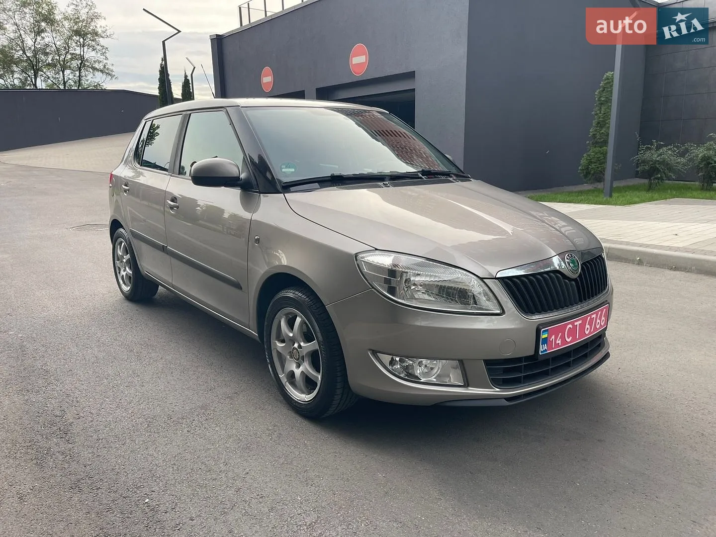 2011 Skoda Fabia - мініатюра 5