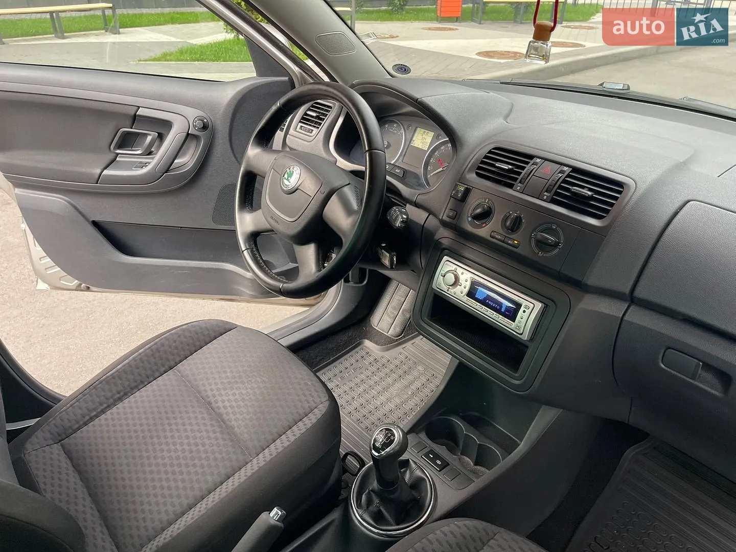 2011 Skoda Fabia - мініатюра 23