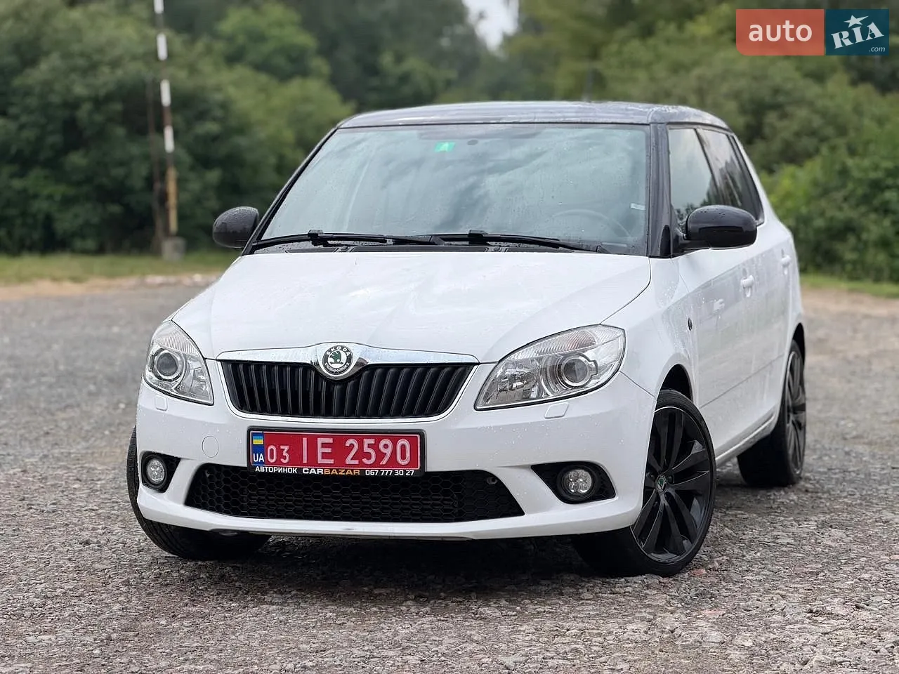 2011 Skoda Fabia - мініатюра 2