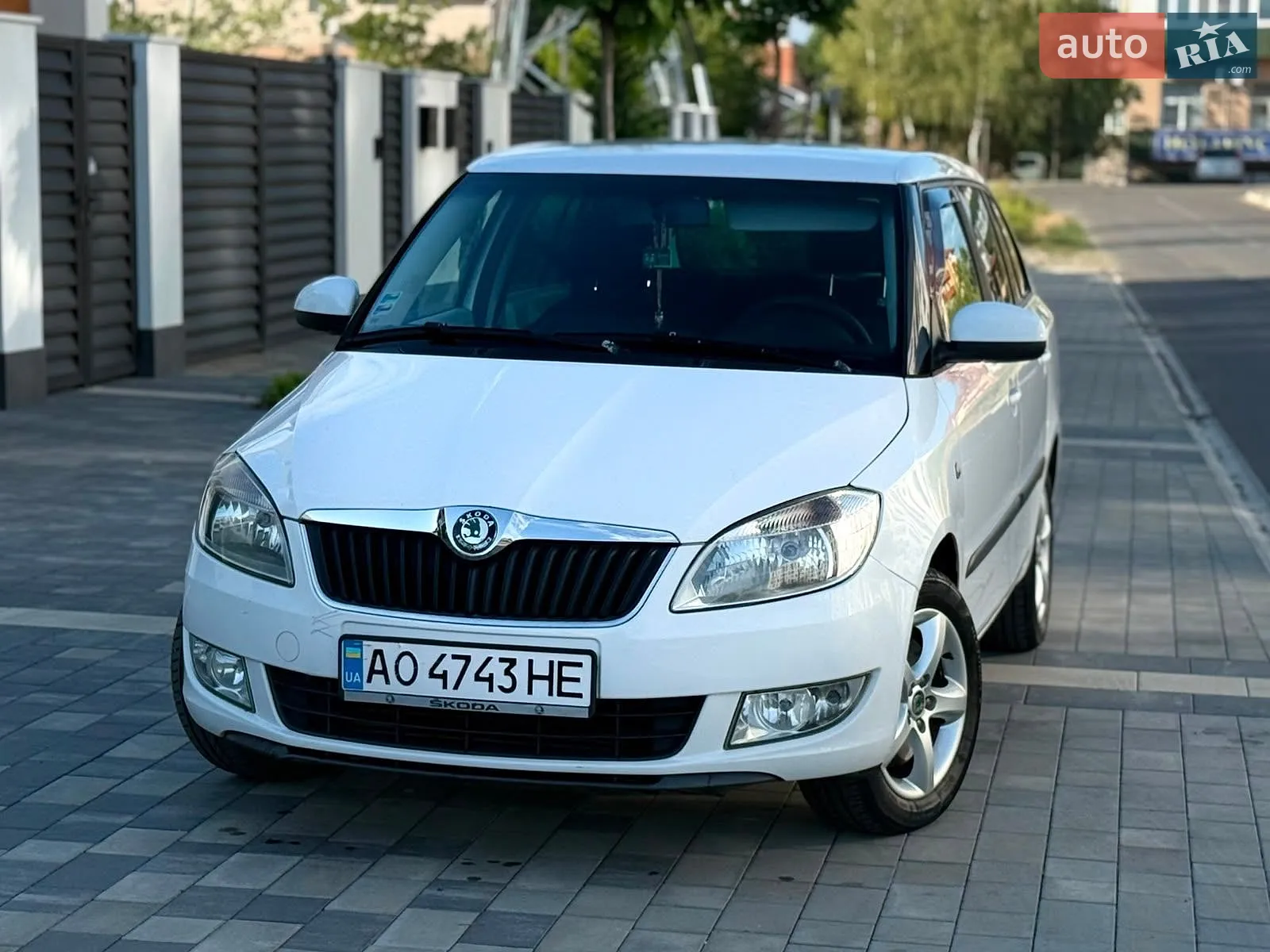 2010 Skoda Fabia - мініатюра 2