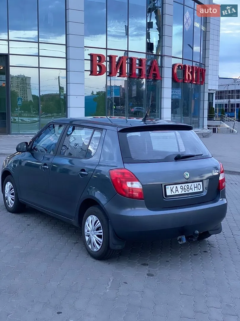 2010 Skoda Fabia - мініатюра 8