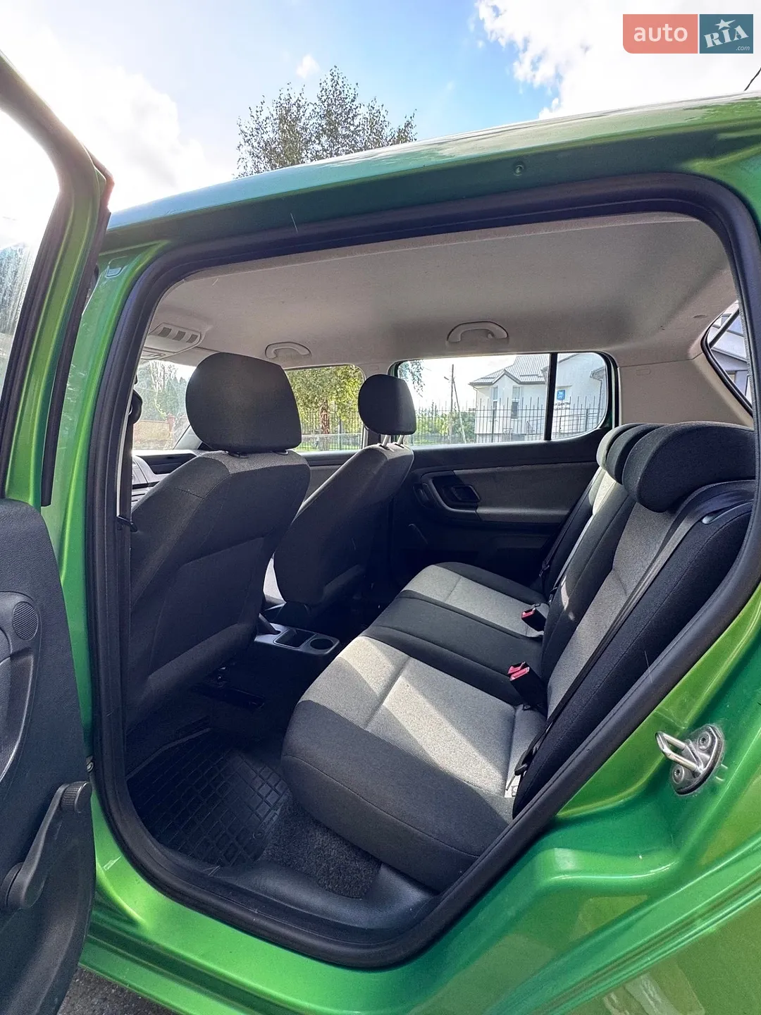 2011 Skoda Fabia - мініатюра 22