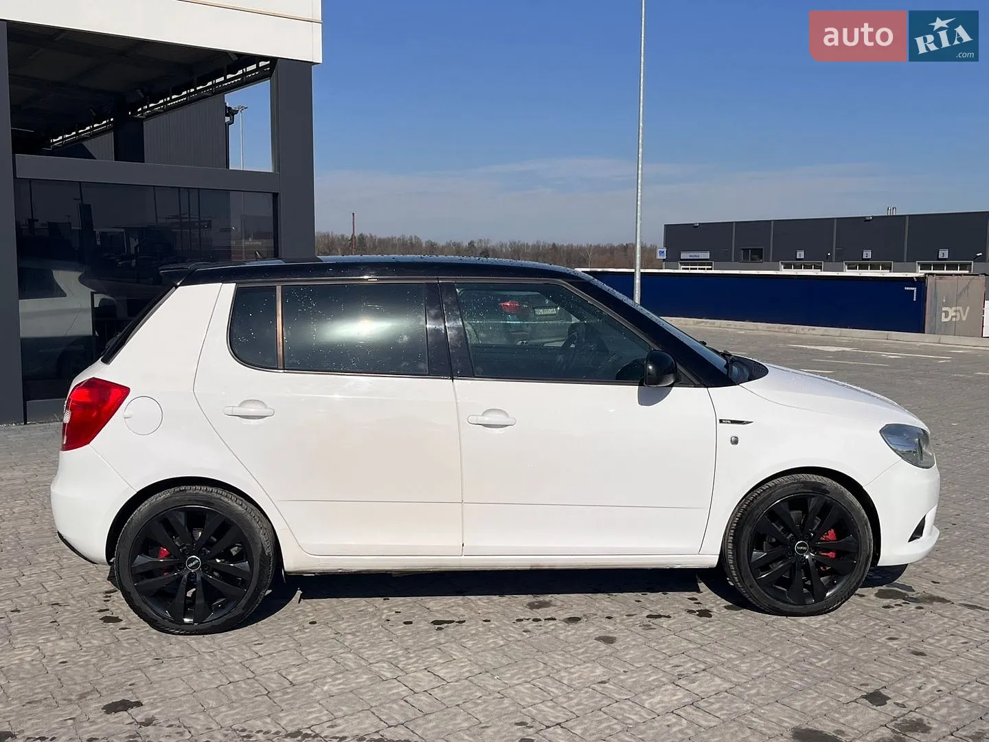 2010 Skoda Fabia - мініатюра 2