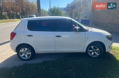 Хетчбек Skoda Fabia 2014 в Кропивницькому