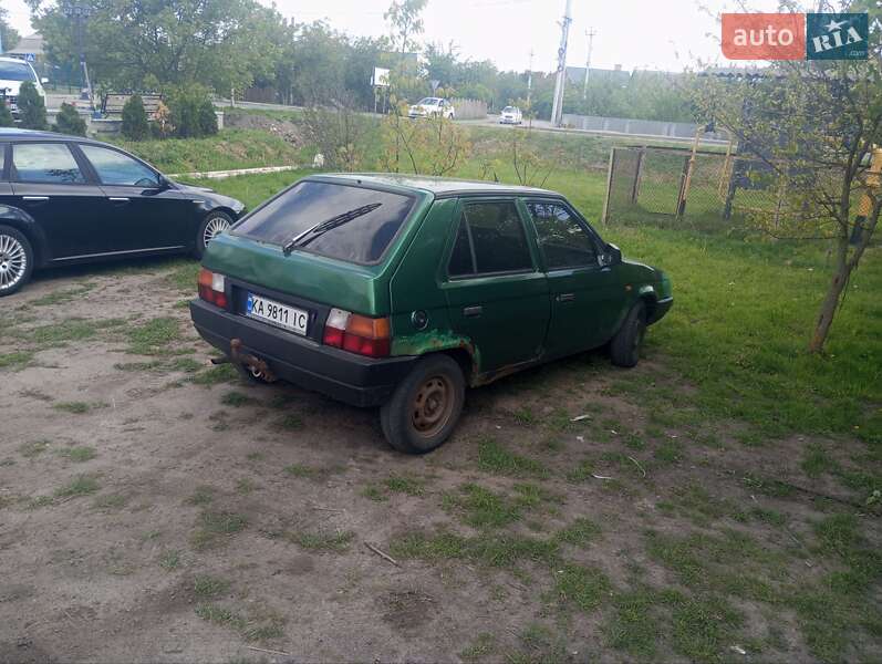 Хетчбек Skoda Favorit 1992 в Василькові