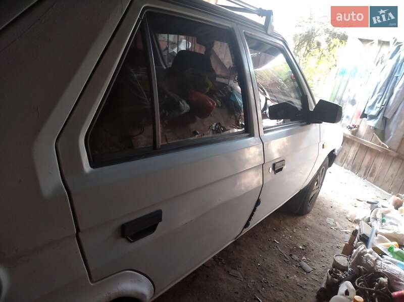 Хэтчбек Skoda Favorit 1991 в Николаеве фото 8 Хэтчбек Skoda Favorit 1991 в Николаеве