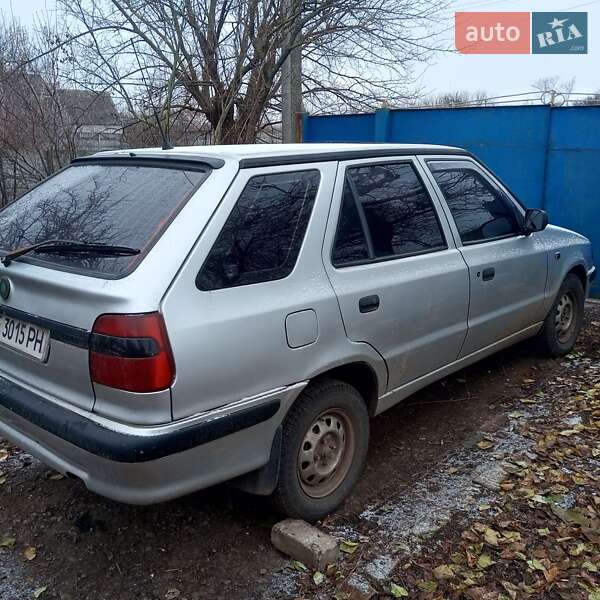 Хетчбек Skoda Felicia 1996 в Новомосковську