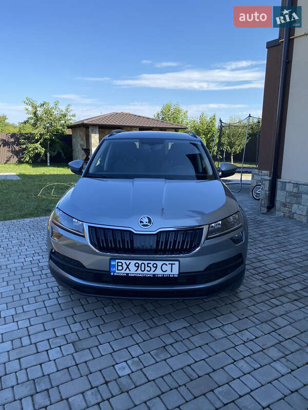 Внедорожник / Кроссовер Skoda Karoq 2019 в Каменец-Подольском