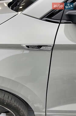 Позашляховик / Кросовер Skoda Karoq 2024 в 