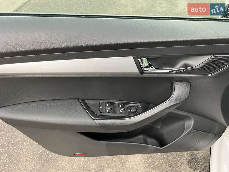 Позашляховик / Кросовер Skoda Karoq 2021 в Києві