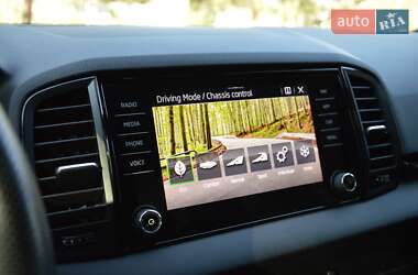 Внедорожник / Кроссовер Skoda Karoq 2020 в 
