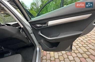 Внедорожник / Кроссовер Skoda Karoq 2021 в 