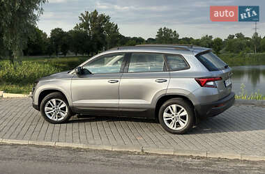 Внедорожник / Кроссовер Skoda Karoq 2021 в 