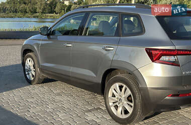 Внедорожник / Кроссовер Skoda Karoq 2021 в 