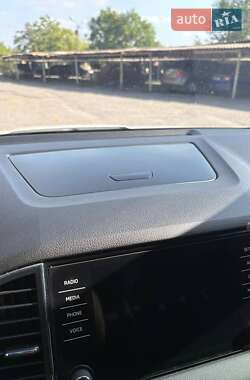 Внедорожник / Кроссовер Skoda Karoq 2018 в 