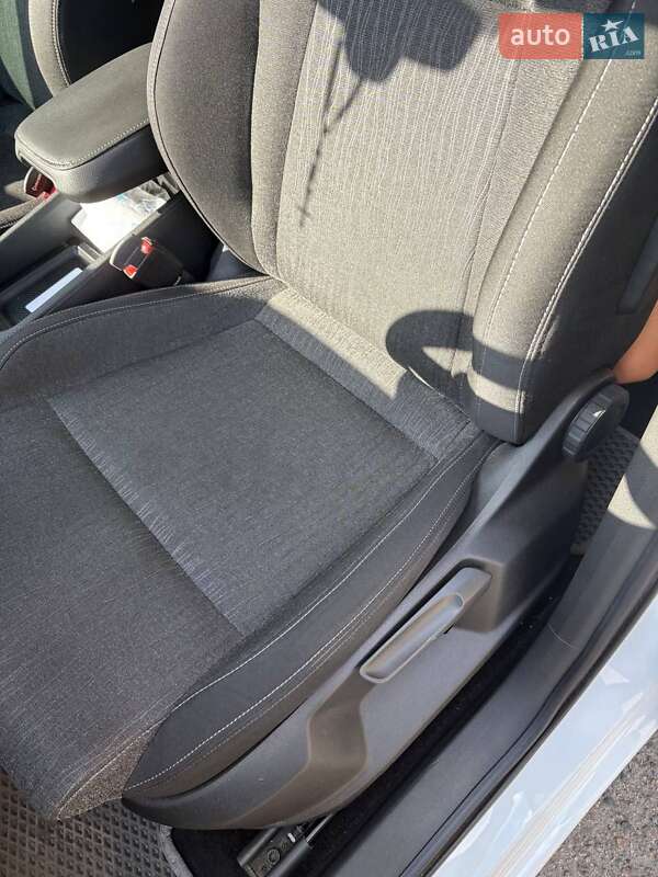 Позашляховик / Кросовер Skoda Karoq 2018 в Дніпрі фото 34 Позашляховик / Кросовер Skoda Karoq 2018 в Дніпрі