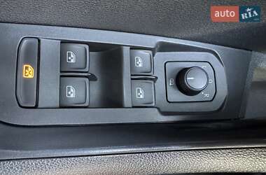 Позашляховик / Кросовер Skoda Karoq 2021 в 