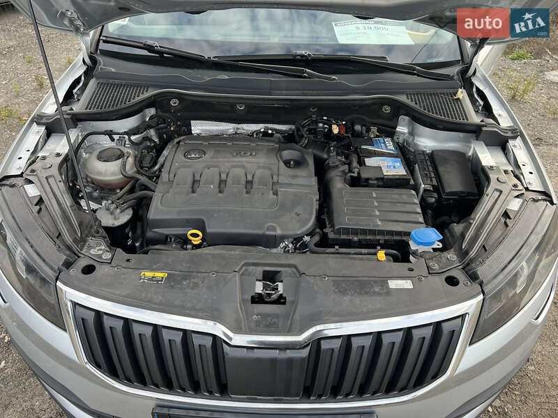 Внедорожник / Кроссовер Skoda Karoq 2019 в Киеве