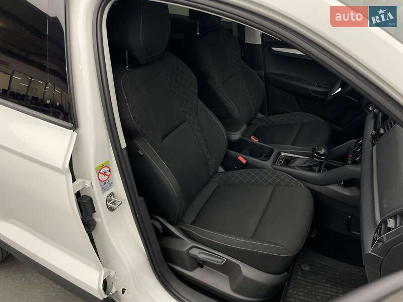 Внедорожник / Кроссовер Skoda Karoq 2019 в Киеве