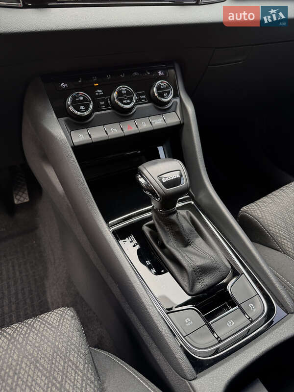 Внедорожник / Кроссовер Skoda Karoq 2024 в Днепре