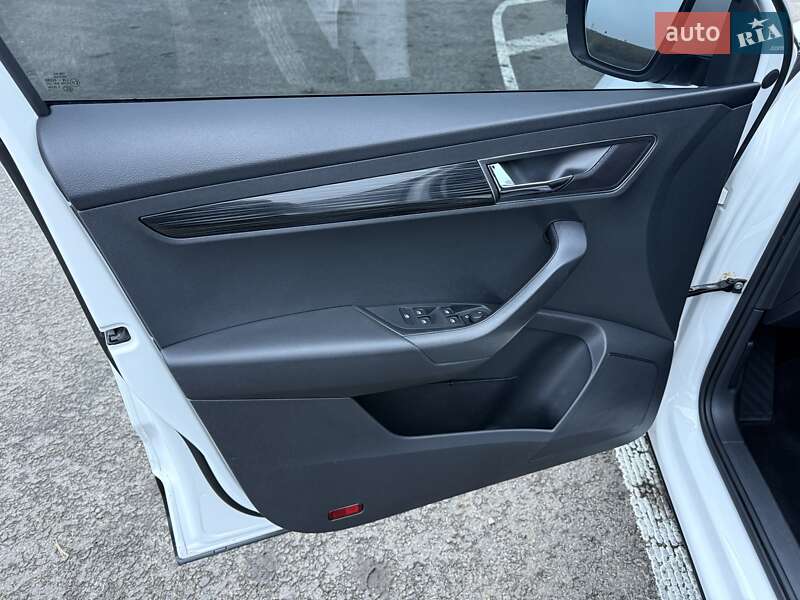 Внедорожник / Кроссовер Skoda Karoq 2020 в Киеве