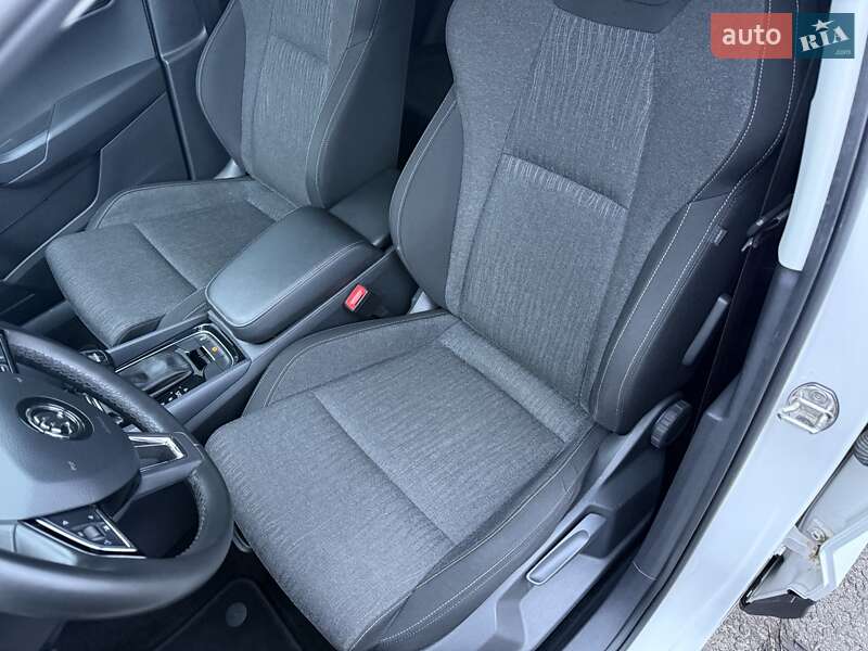 Внедорожник / Кроссовер Skoda Karoq 2020 в Киеве