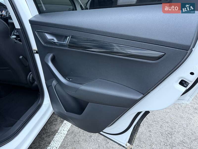 Внедорожник / Кроссовер Skoda Karoq 2020 в Киеве