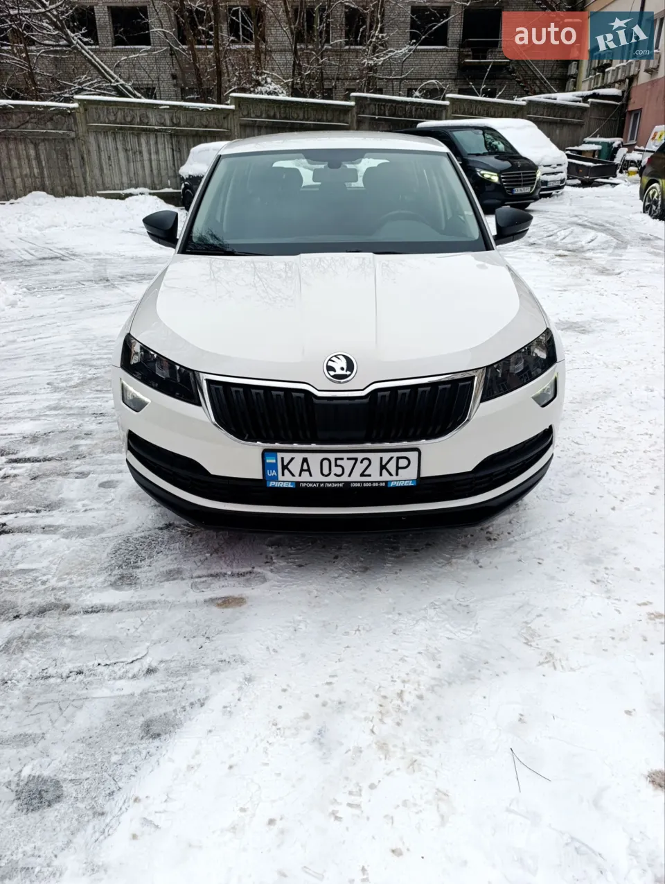 Продам офіційний куплений в автосалоні Автомобіль. Перший власник. Весь в рідній фарбі, ніяких вкладень не потребує. Обслуговування згідно регламенту. Нова зимова гума. 