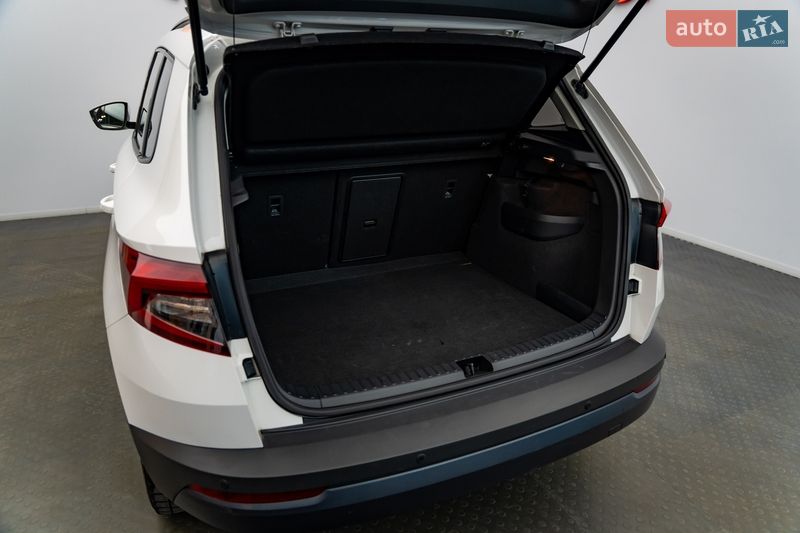 Внедорожник / Кроссовер Skoda Karoq 2020 в Киеве