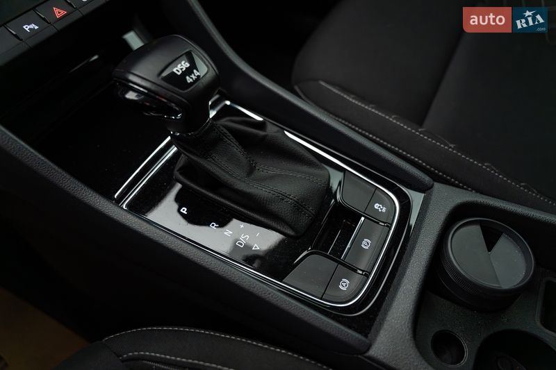 Внедорожник / Кроссовер Skoda Karoq 2020 в Киеве