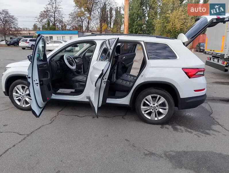 Позашляховик / Кросовер Skoda Kodiaq 2018 в Києві фото 12 Позашляховик / Кросовер Skoda Kodiaq 2018 в Києві