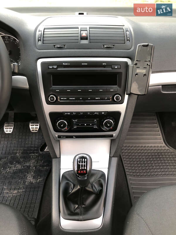 Универсал Skoda Octavia Scout 2011 в Бродах