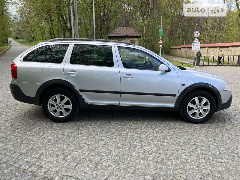 Універсал Skoda Octavia Scout 2008 в Чернівцях