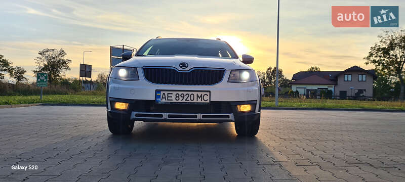 Skoda Octavia Scout 2015