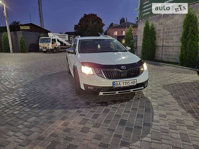 Универсал Skoda Octavia Scout 2017 в Новомиргороде