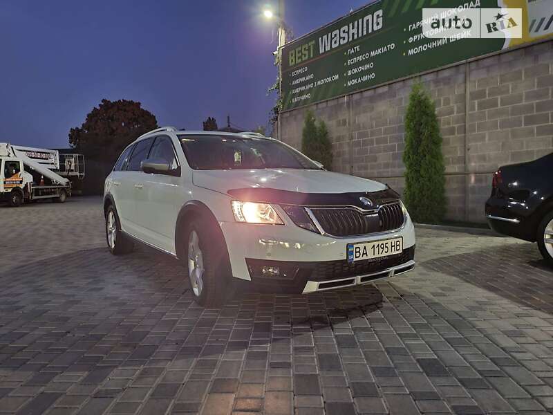 Универсал Skoda Octavia Scout 2017 в Новомиргороде