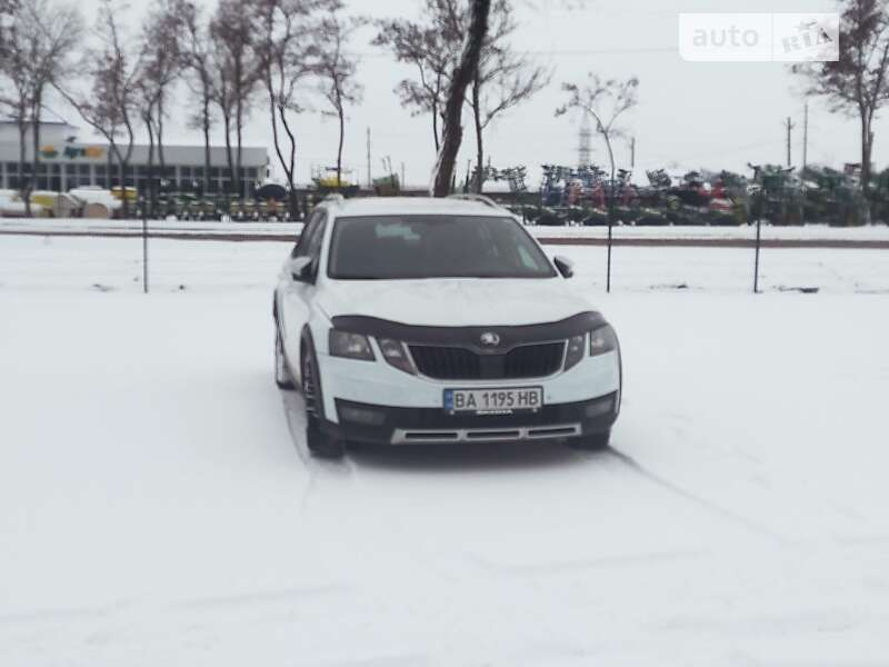 Универсал Skoda Octavia Scout 2017 в Новомиргороде