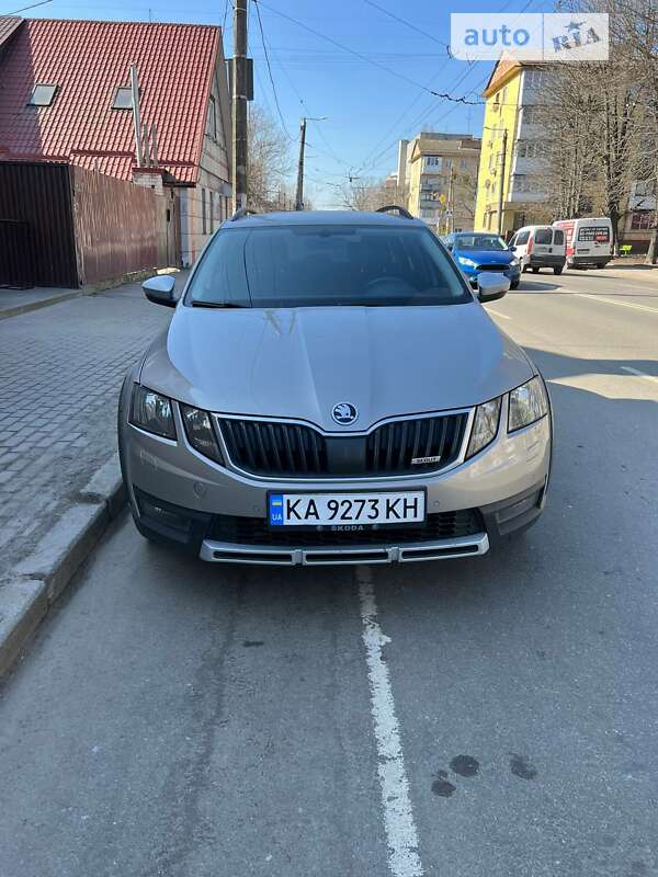 Универсал Skoda Octavia Scout 2017 в Киеве