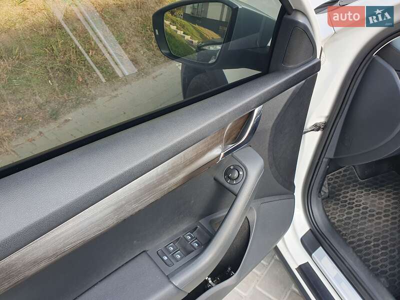 Универсал Skoda Octavia Scout 2015 в Киеве