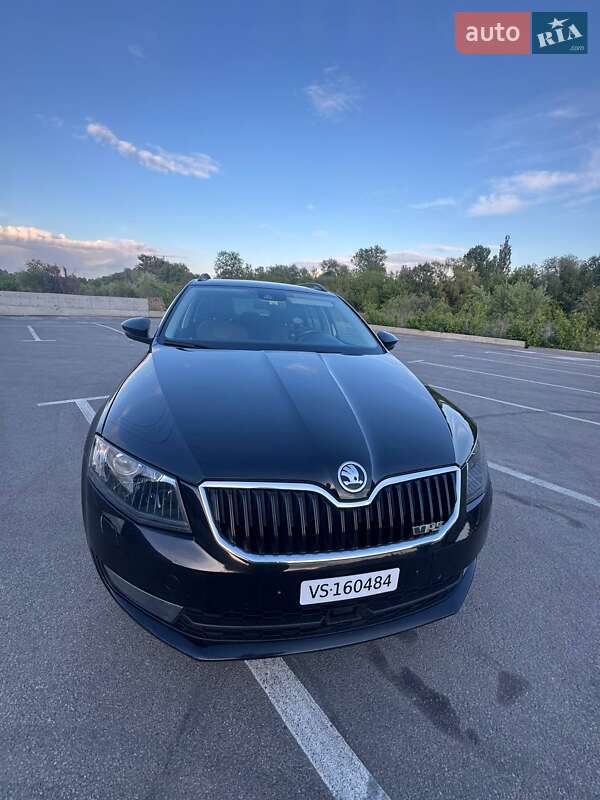 Універсал Skoda Octavia Scout 2016 в Бучі