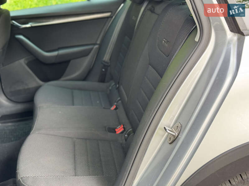 Универсал Skoda Octavia Scout 2015 в Луцке