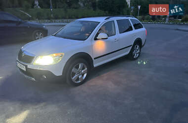 Универсал Skoda Octavia Scout 2011 в Золочеве