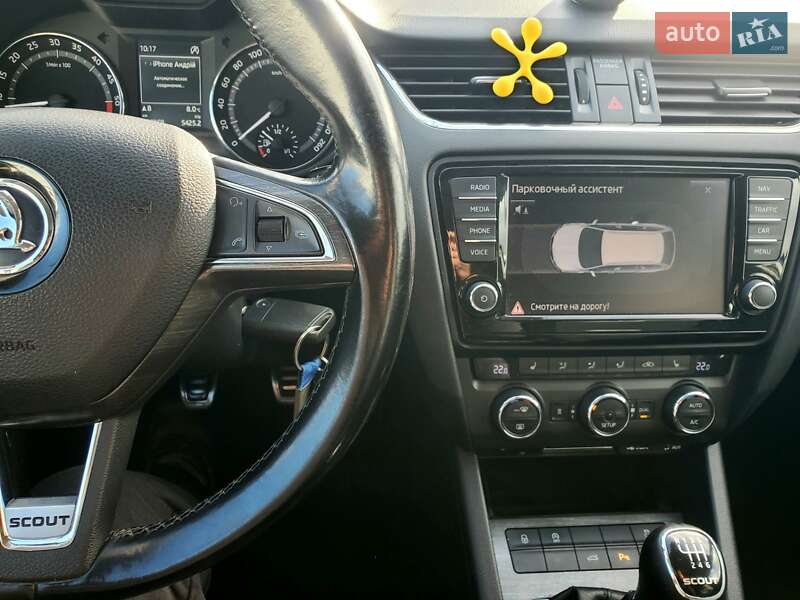 Универсал Skoda Octavia Scout 2015 в Черновцах