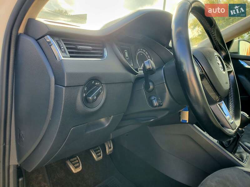 Универсал Skoda Octavia Scout 2015 в Черновцах