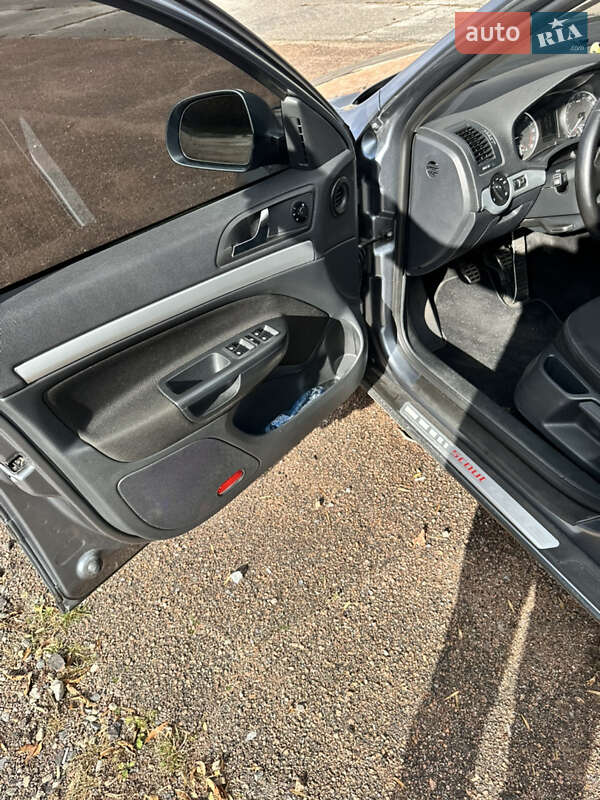 Универсал Skoda Octavia Scout 2012 в Чернигове фото 9 Универсал Skoda Octavia Scout 2012 в Чернигове