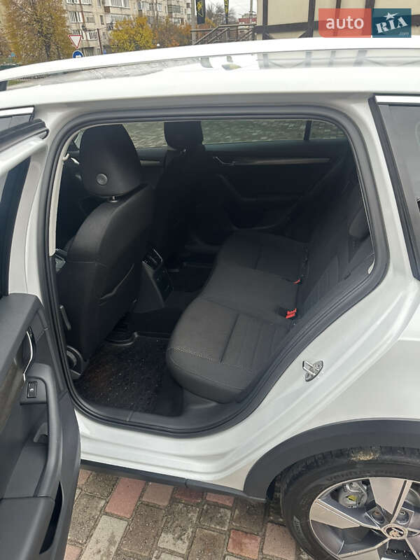 Універсал Skoda Octavia Scout 2015 в Рівному